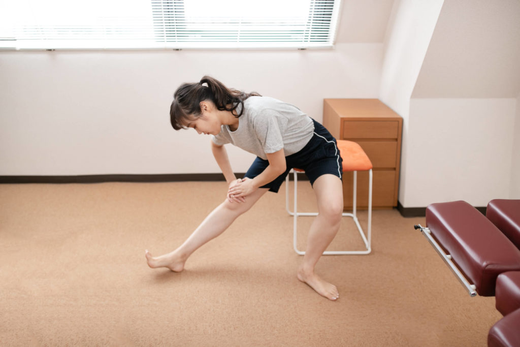 変形性膝関節症のハムストリングスのストレッチ体操